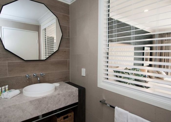 privilege-bathroom-high-res-view-to-room_wide